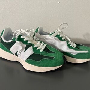 New Balance 327 Sneakers